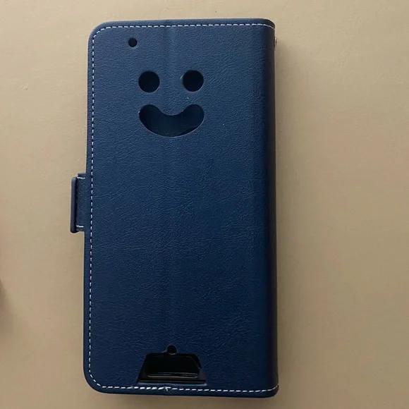 NWT- iPhone case + wallet - Picture 2 of 8